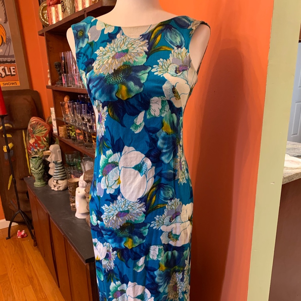 Vintage Hawaiian dress with back drape size small